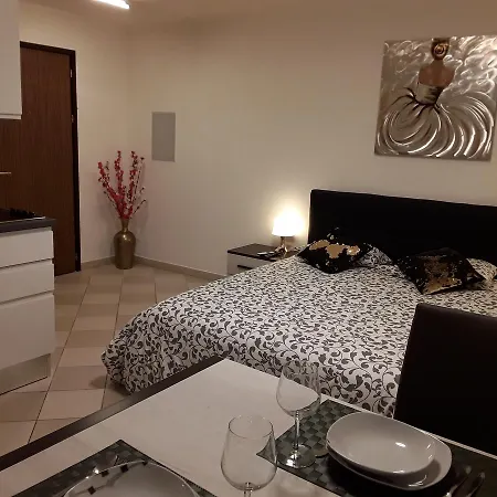 Holidays Homes Il Folletto Apartment *